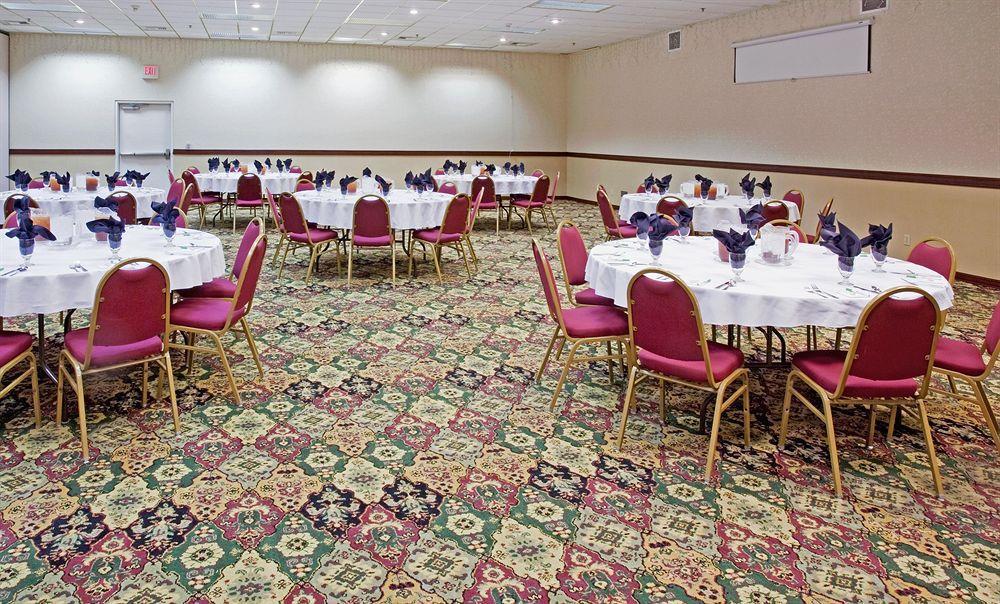 Country Inn & Suites By Radisson, Sidney, Ne מסעדה תמונה